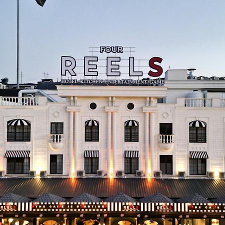 Four Reels Hotel Serdivan Ngoại thất bức ảnh