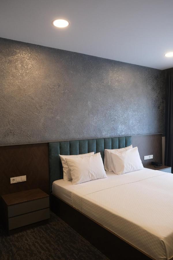 Four Reels Hotel Serdivan Ngoại thất bức ảnh