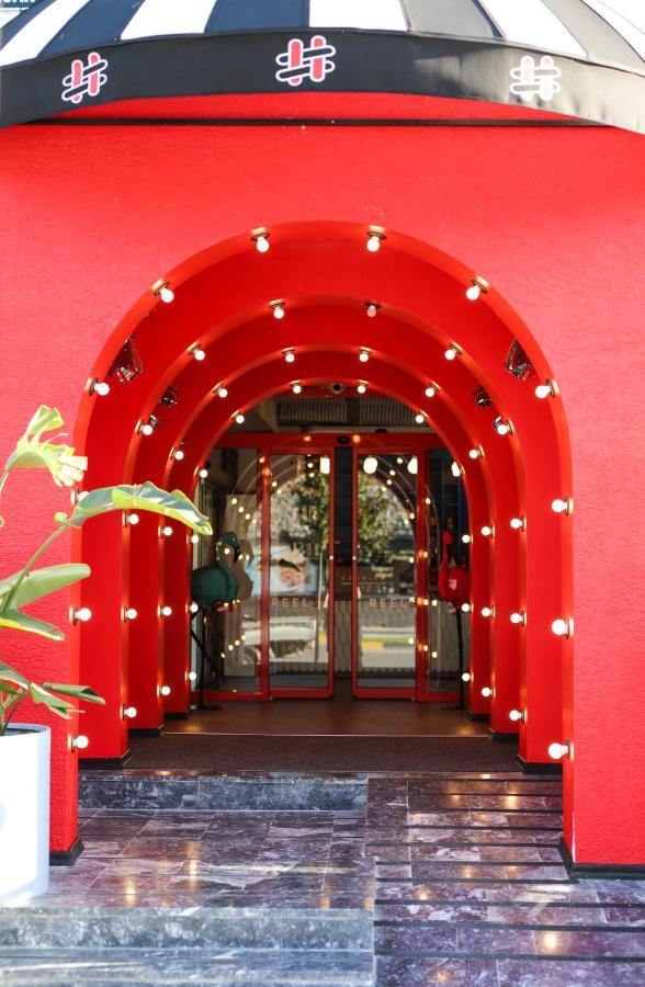 Four Reels Hotel Serdivan Ngoại thất bức ảnh