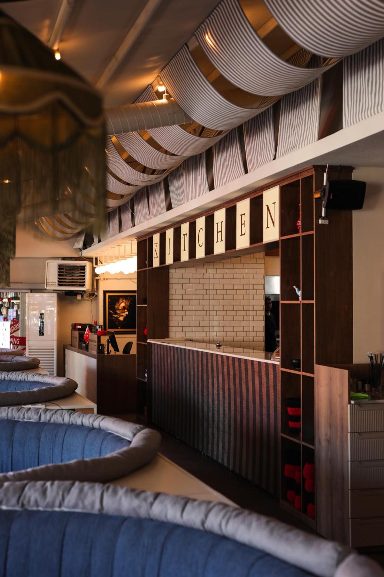 Four Reels Hotel Serdivan Ngoại thất bức ảnh