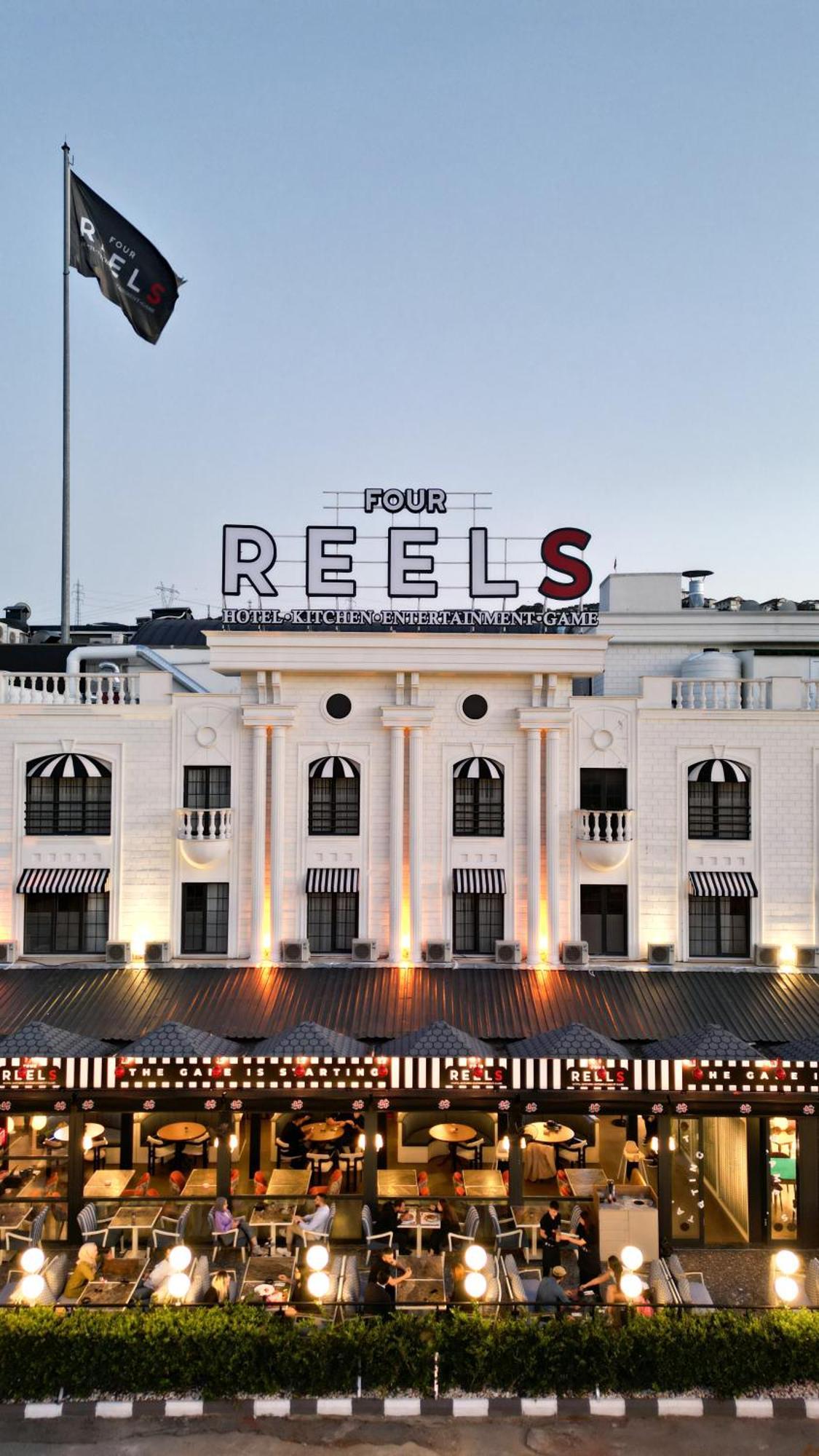 Four Reels Hotel Serdivan Ngoại thất bức ảnh